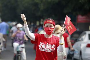 博尔顿官方确认：此前在比赛中遭遇心脏骤停的71岁球迷已经离世